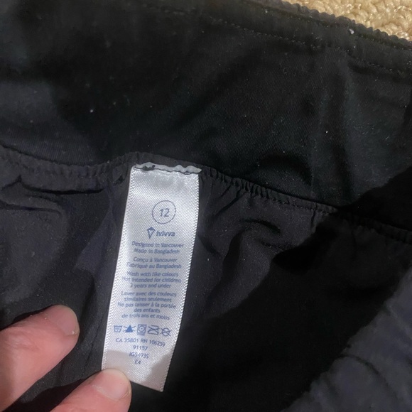 Ivivva pants. Black. Open on the bottom. Very cute and stylish, loose fit - Picture 5 of 13